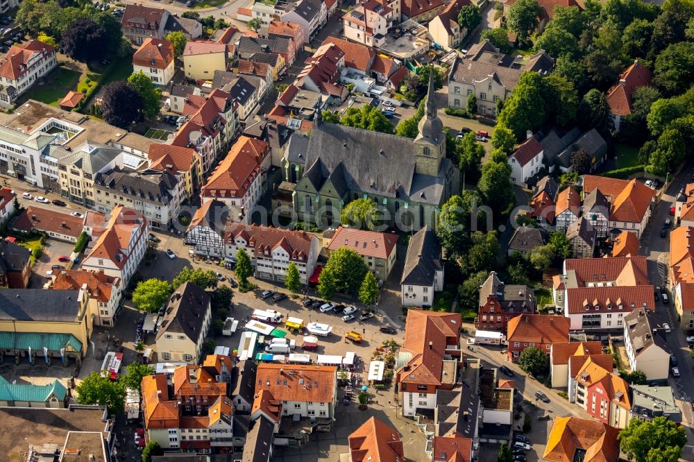 Werl from above - Sale and food stands and trade stalls in the market place in Werl in the state North Rhine-Westphalia, Germany