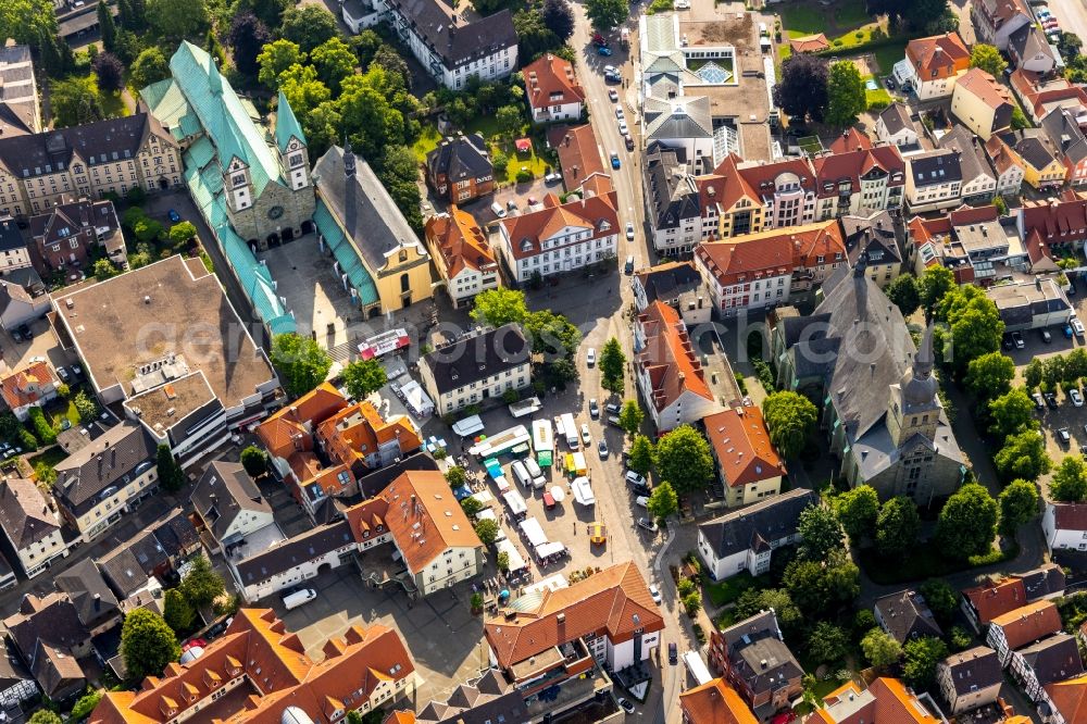 Aerial photograph Werl - Sale and food stands and trade stalls in the market place in Werl in the state North Rhine-Westphalia, Germany