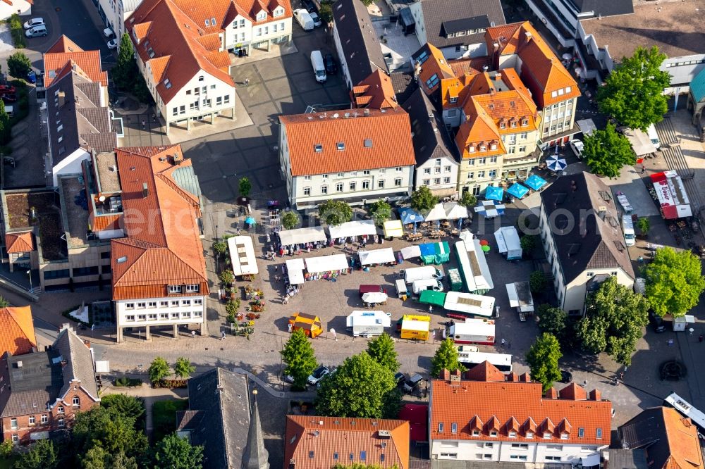 Werl from the bird's eye view: Sale and food stands and trade stalls in the market place in Werl in the state North Rhine-Westphalia, Germany