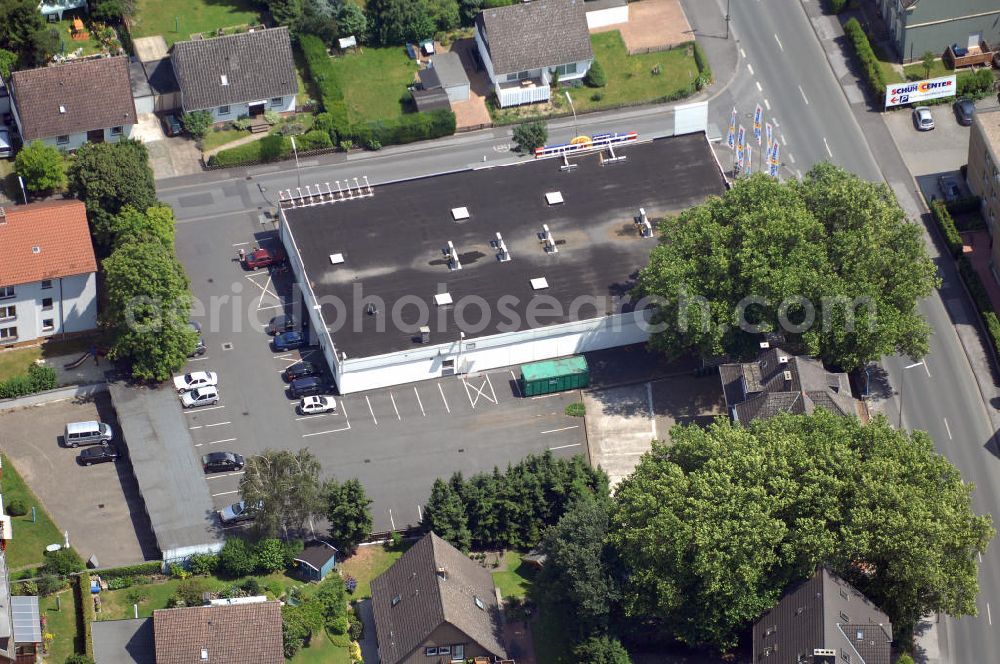 Aerial photograph Kamen - Verkaufsfläche / Siemes Schuh Center. Adresse: Lünener Str. 47, 59174 Kamen; Vermietung / Verwaltung: Unternehmensgruppe Markus Gerold, An der Vaerstbrücke 1, 59425 Unna, Tel. +49(0)2303 25036-26, Fax +49(0)2303 25036-27, E-Mail: info@markus-gerold.de