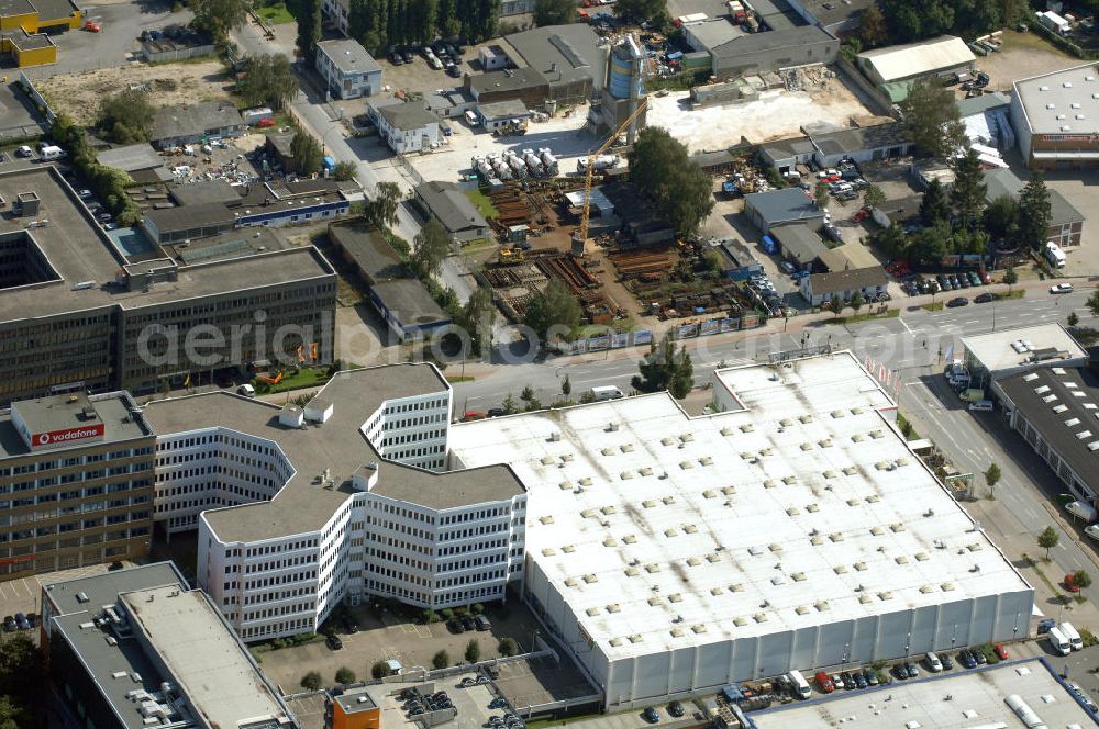 Hamburg from the bird's eye view: Blick auf eine Verkaufsfläche vermietet an Toom Baumarkt an der Strasse Am Stadtrand. Ansprechpartner: CORPUS SIREO, Asset Management GmbH, An der Welle 3, 60322 Frankfurt am Main, Tel. +49(0)69 48005 0, Fax +49(0)69 48005 102, Email: frankfurt@corpussireo.com; Kontakt: toom BauMarkt, Am Stadtrand 31-33, 22047 Hamburg-Wandsbek, Tel. +49(0)40 696971 0, Fax +49(0)40 696971 10, Email: kontakt@toom-baumarkt.de