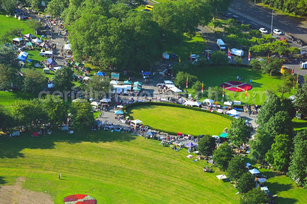 Bonn from above - Stalls and visitors to the flea market in the Rheinaue leisure park on street Ludwig-Erhard-Allee in Bonn in the state North Rhine-Westphalia, Germany