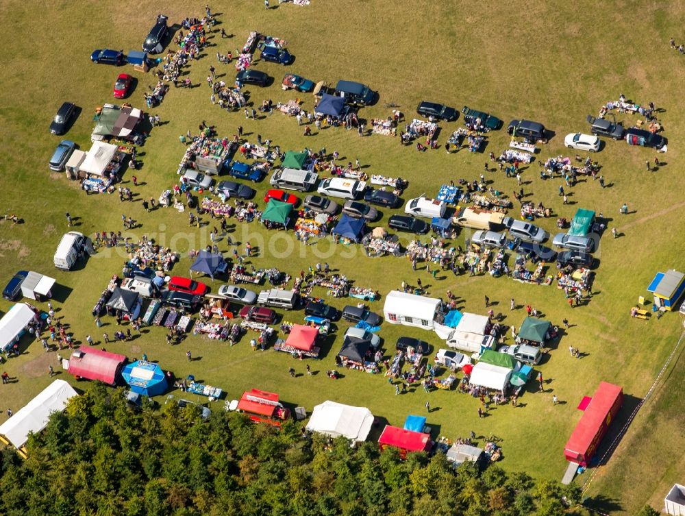 Duisburg from above - Stalls and visitors to the flea market and flea market on the grounds Rhein-Park in Duisburg in North Rhine-Westphalia