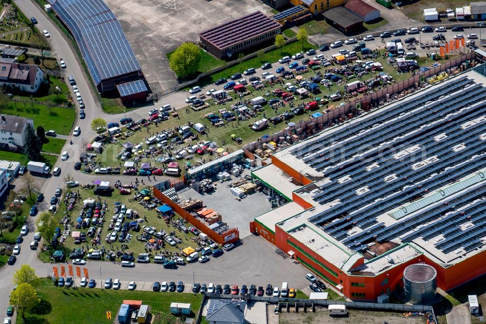 Aerial image Herbolzheim - Stalls and visitors to the flea market Herbolzheim Globus Center in Herbolzheim in the state Baden-Wuerttemberg, Germany