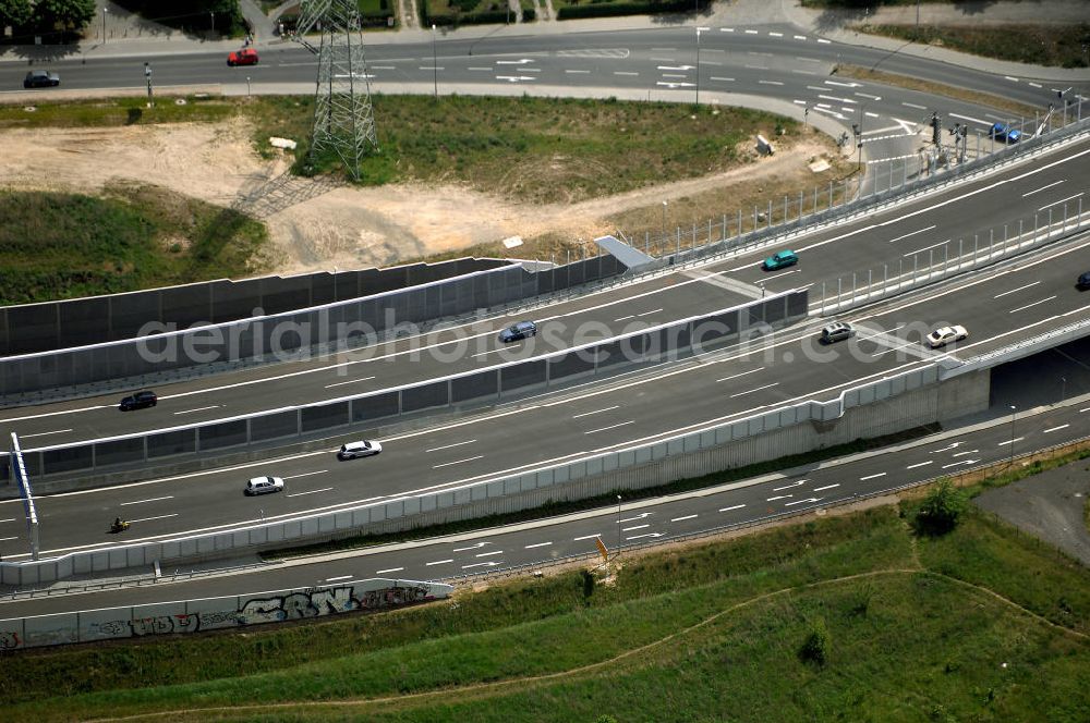 Schönefeld from above - Blick auf den Bereich der Stadtautobahn / Zubringer A113n als südöstliches Tor zur Hauptstadt nach der Verkehrsfreigabe. Unter Berücksichtigung des Flughafens Berlin Brandenburg International wurde eine Verkehrskonzeption für den Ausbau des Straßennetzes im Raum Berlin-Schönefeld erarbeitet, die zwei Stufen umfasste. Die erste Stufe sah den vierstreifigen Ausbau der Bundesstraßen B 96a und B 179 mit der Anbindung des Flughafens über zwei Knotenpunkte vor. Inhalt der zweiten Stufe war der Anschluß der Bundesautobahn A 113 neu an die B 96a und B 179. SCHÜßLER Plan Ingenieurgesellschaft, BATEG, EUROVIA, Schüßler Plan