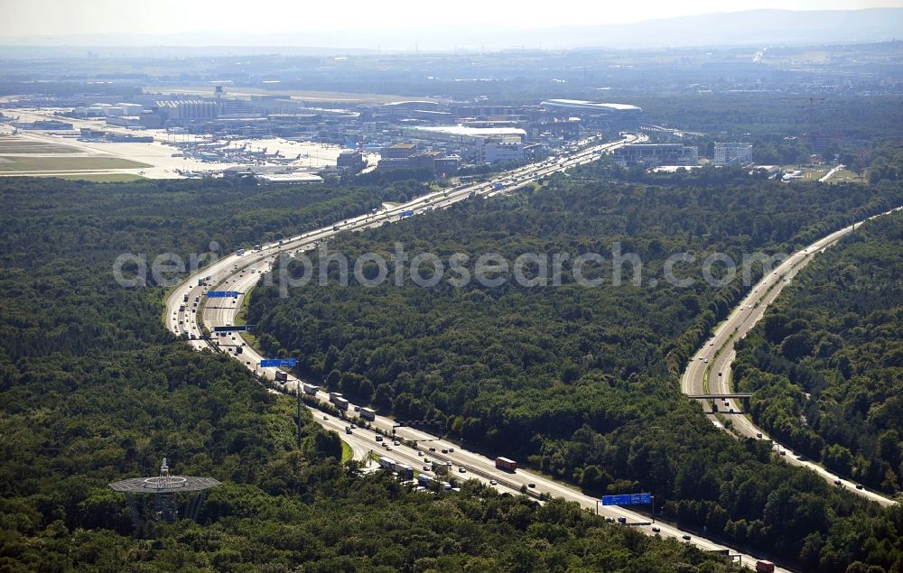 Frankfurt am Main from above - Connection of the airport Frankfurt by the Highway A3 / E42 in the state of Hesse