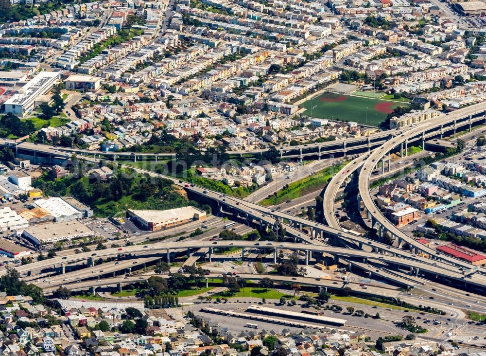 San Francisco from the bird's eye view: Traffic flow at the intersection- motorway Freeway 101, Bayshore Freeway and Freeway 92 in San Francisco in California, USA