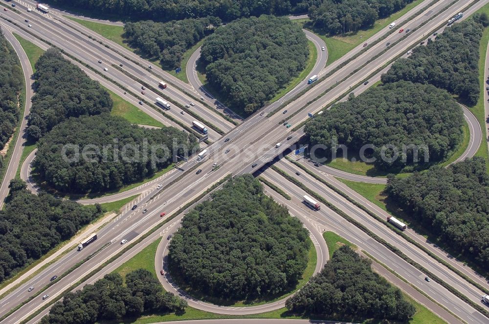 Köln from above - Traffic flow at the intersection- motorway A 1 Autobahnkreuz Koeln Nord in Cologne in the state North Rhine-Westphalia, Germany