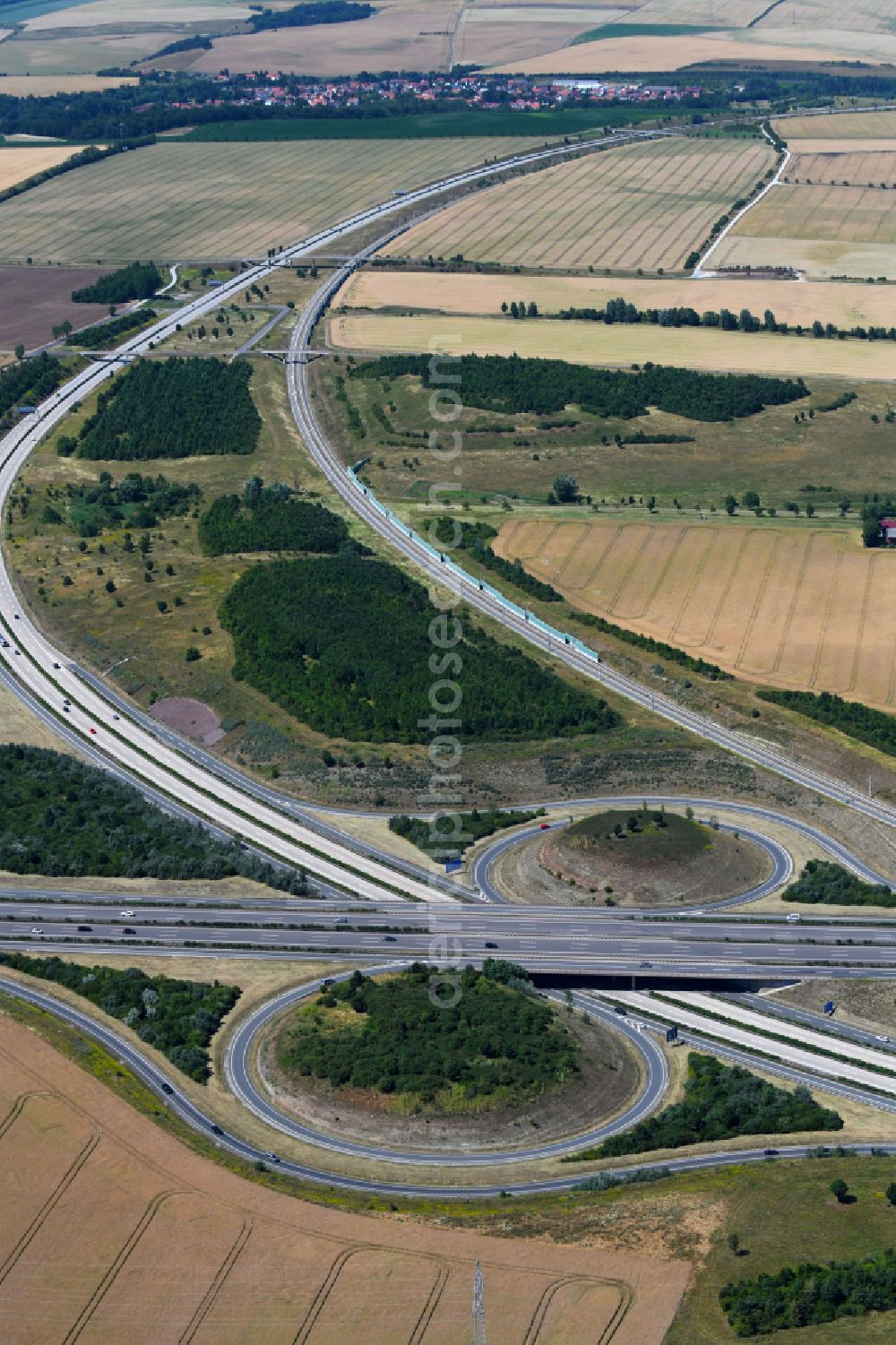 Erfurt from the bird's eye view: Traffic flow at the intersection- motorway A 4 and BAB A71 an ICE train route in Erfurt in the state Thuringia, Germany