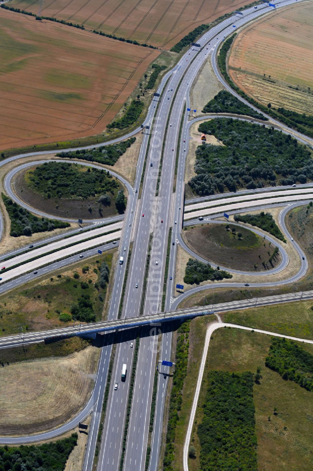 Aerial photograph Erfurt - Traffic flow at the intersection- motorway A 4 and BAB A71 an ICE train route in Erfurt in the state Thuringia, Germany