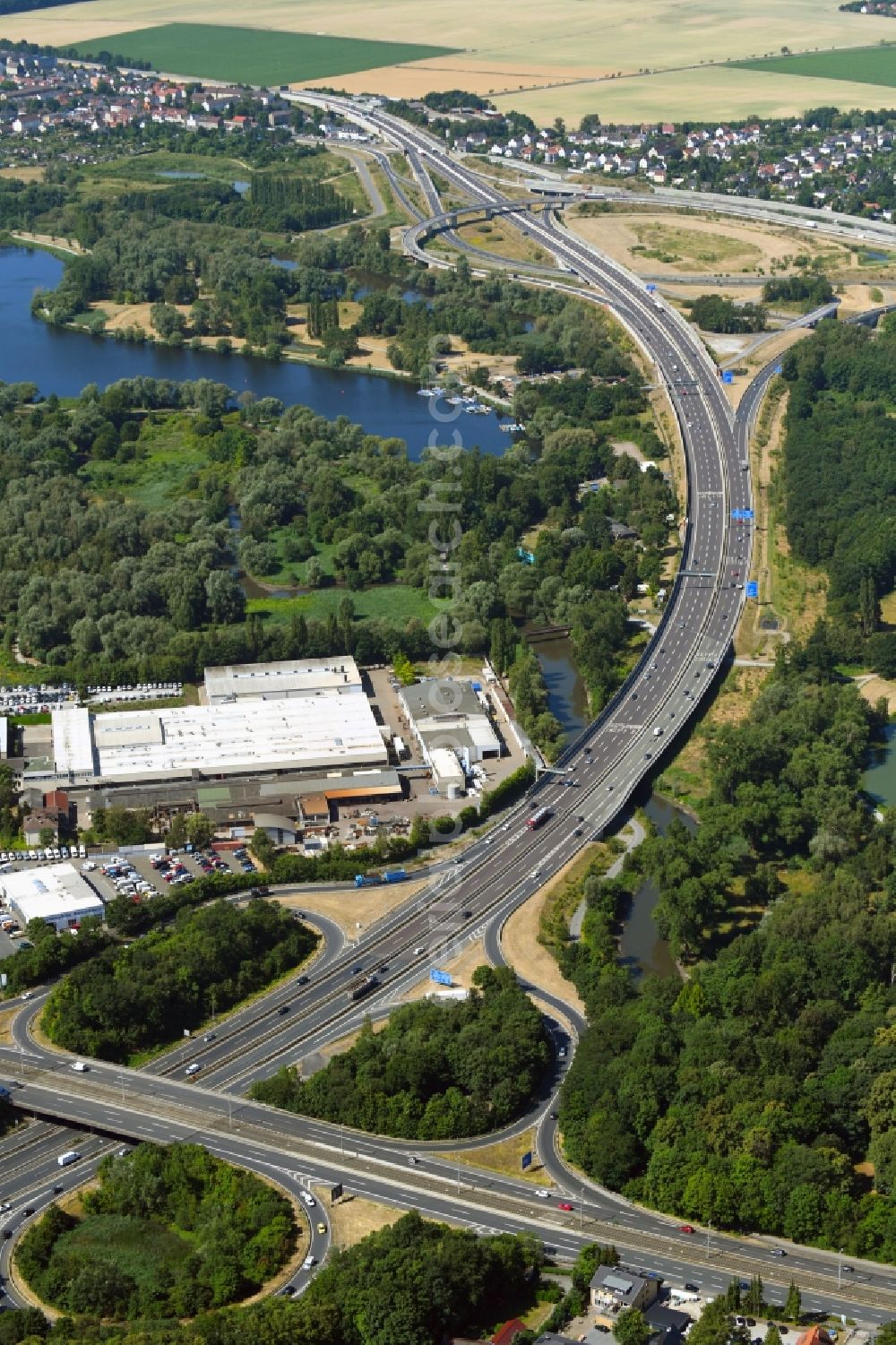 Braunschweig from the bird's eye view: Traffic flow at the intersection- motorway A 39 and BAB A395 Kreuz Braunschweig Sued in Brunswick in the state Lower Saxony, Germany