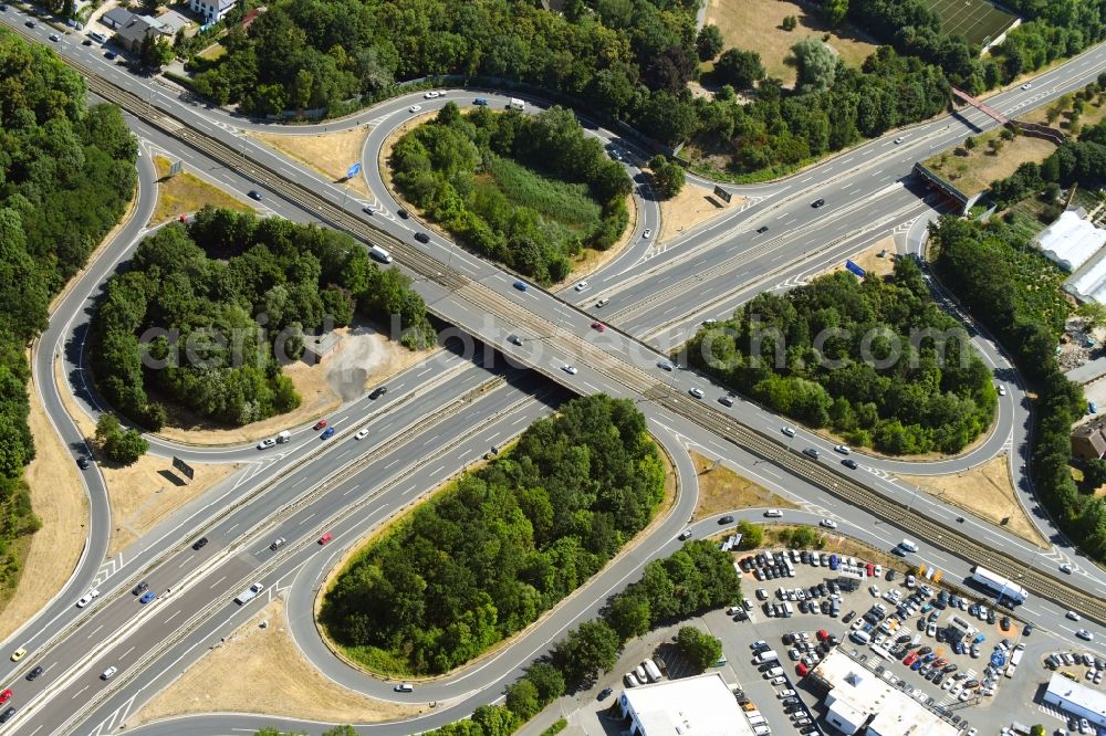 Aerial image Braunschweig - Traffic flow at the intersection- motorway A 39 and BAB A395 Kreuz Braunschweig Sued in Brunswick in the state Lower Saxony, Germany