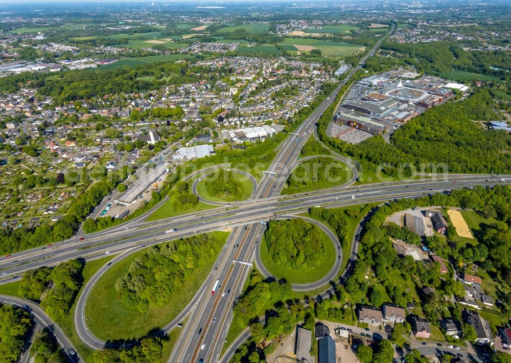 Aerial image Bochum - Traffic flow at the intersection- motorway A 40 - A43 in Bochum in the state North Rhine-Westphalia