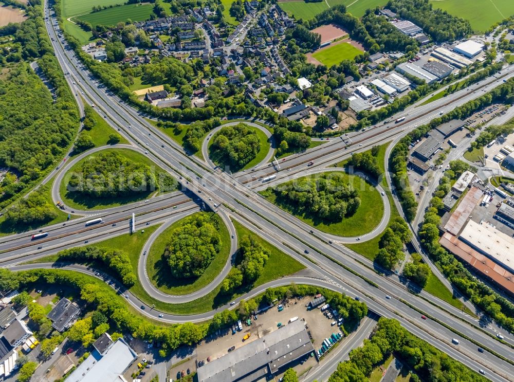 Aerial photograph Bochum - Traffic flow at the intersection- motorway A 40 - A43 in Bochum in the state North Rhine-Westphalia