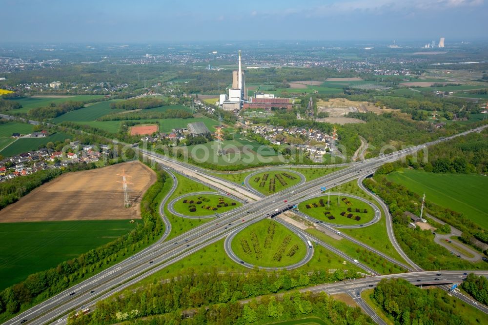 Aerial photograph Dortmund - Traffic flow at the intersection- motorway A 42 - A45 Castroph-Rauxel-Ost in Dortmund in the state North Rhine-Westphalia