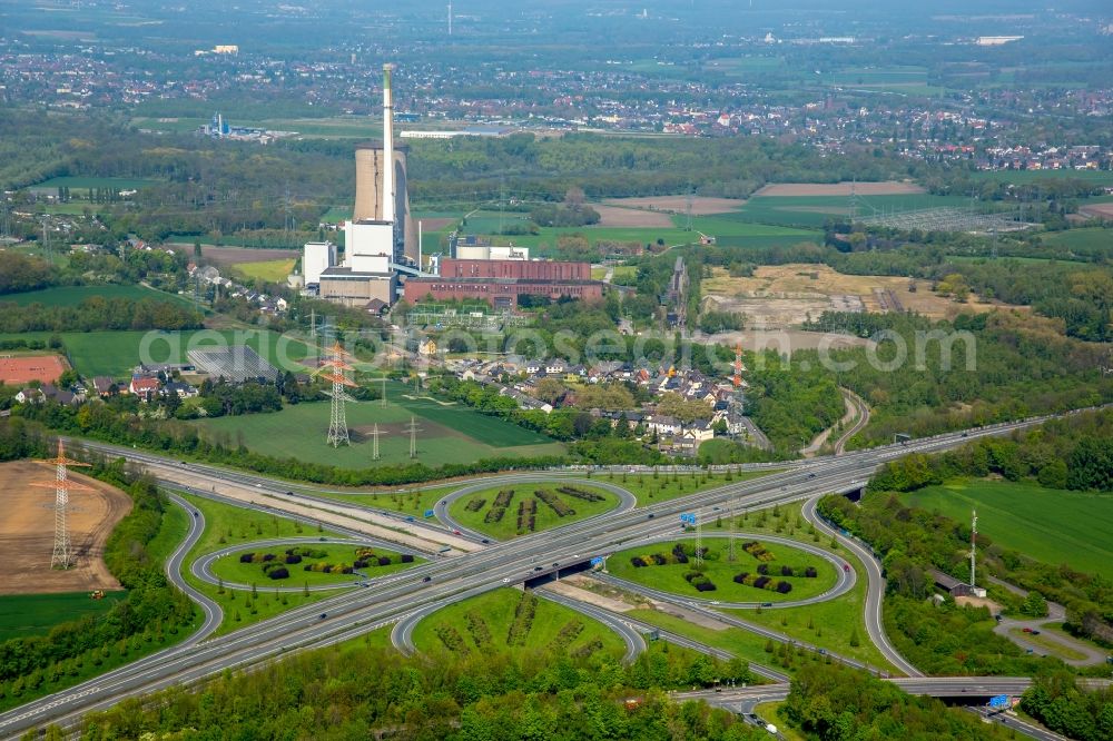 Aerial image Dortmund - Traffic flow at the intersection- motorway A 42 - A45 Castroph-Rauxel-Ost in Dortmund in the state North Rhine-Westphalia