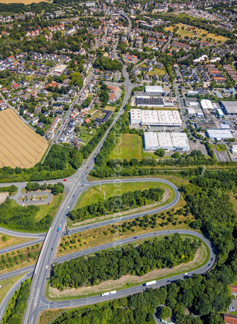 Dortmund from the bird's eye view: Traffic flow at the intersection- motorway A 42 - A45 Castroph-Rauxel-Ost in Dortmund in the state North Rhine-Westphalia