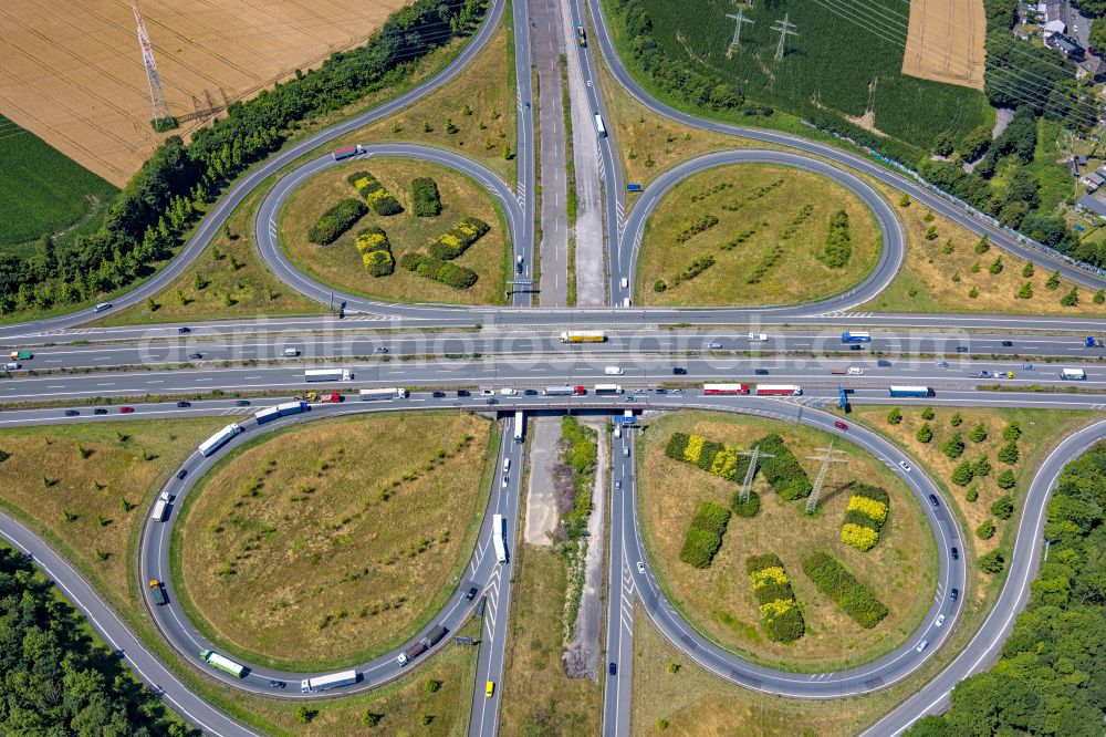 Aerial image Dortmund - Traffic flow at the intersection- motorway A 42 - A45 Castroph-Rauxel-Ost in Dortmund in the state North Rhine-Westphalia