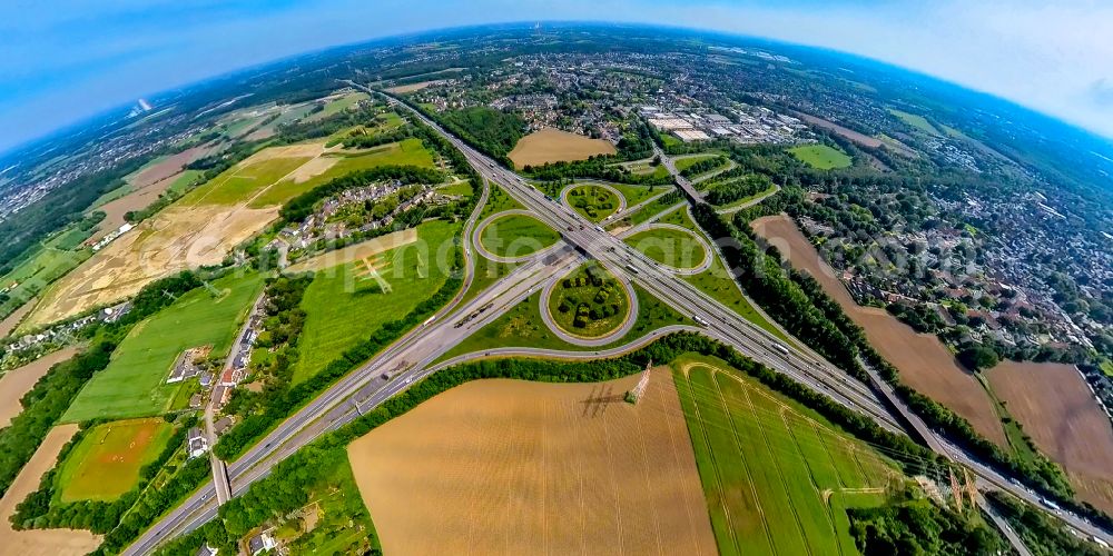 Dortmund from the bird's eye view: Traffic flow at the intersection- motorway A 42 - A45 Castroph-Rauxel-Ost in Dortmund in the state North Rhine-Westphalia
