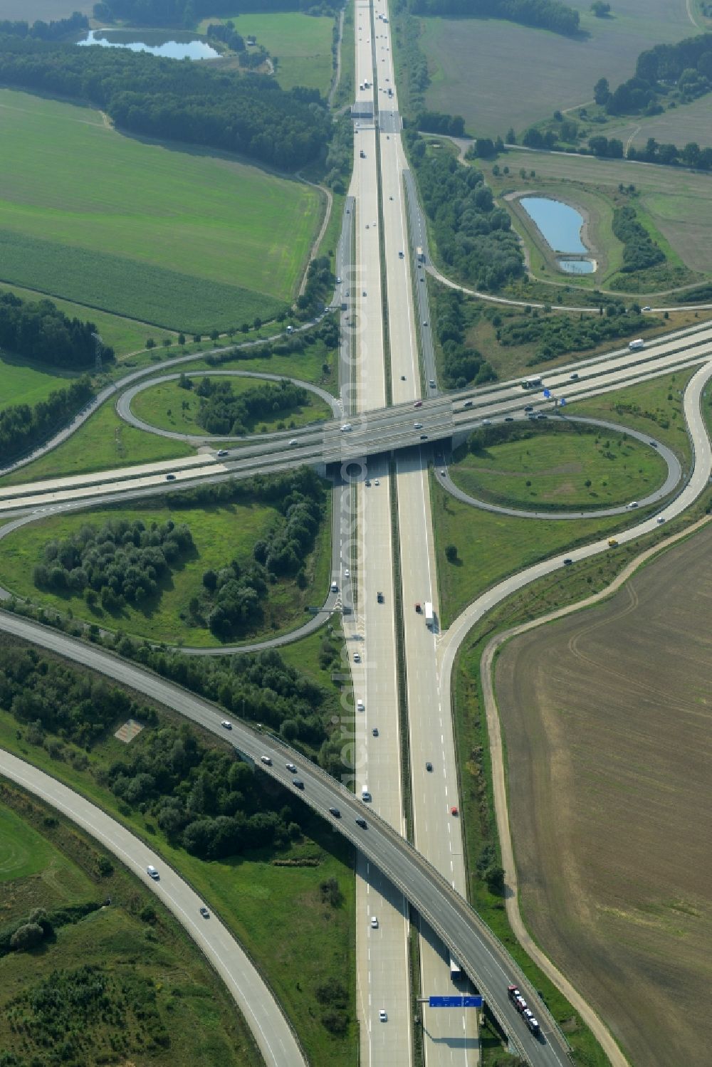 Aerial photograph Chemnitz - Traffic flow at the intersection- motorway A 4 and the A72 in Chemnitz in the state Saxony