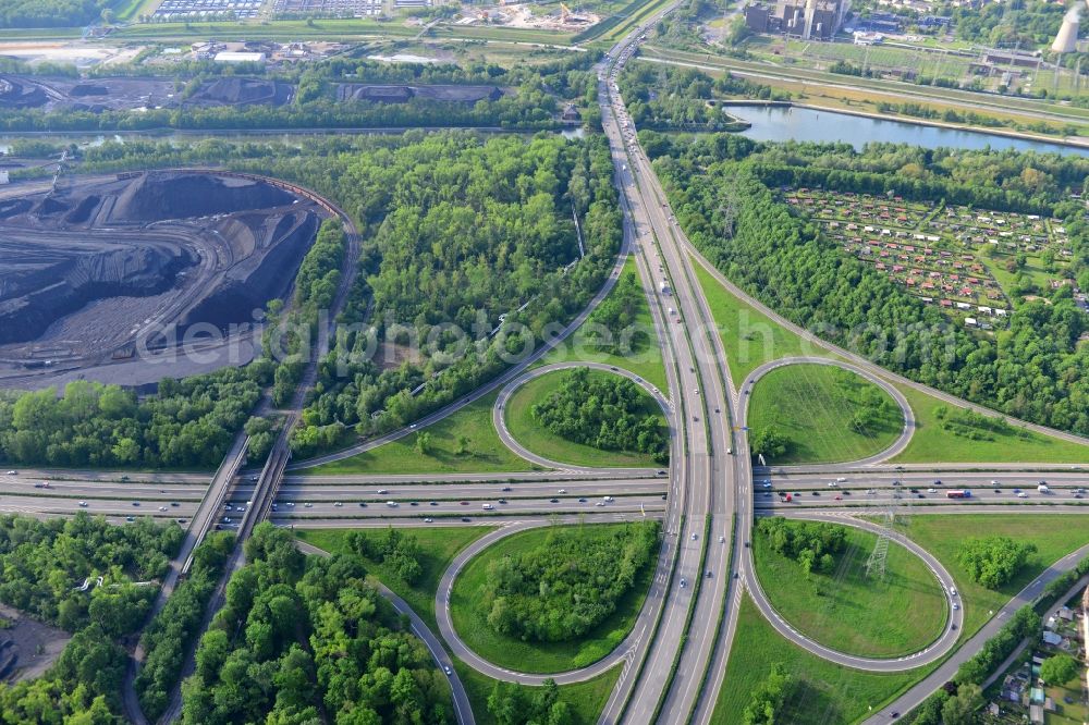 Essen from above - Traffic flow at the intersection- motorway A 42 Essen-Nord in Essen in the state North Rhine-Westphalia