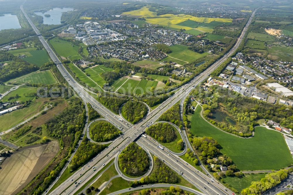 Aerial image Hilden - Traffic flow at the intersection- motorway BAB A46 - A3 - E35 in Hilden in the state North Rhine-Westphalia