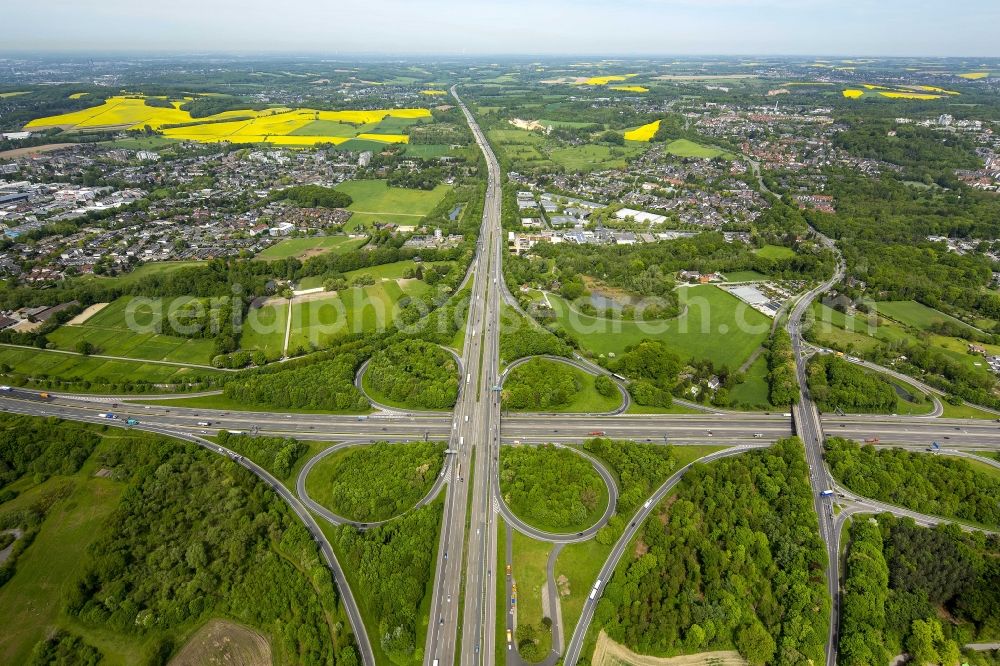 Hilden from above - Traffic flow at the intersection- motorway BAB A46 - A3 - E35 in Hilden in the state North Rhine-Westphalia