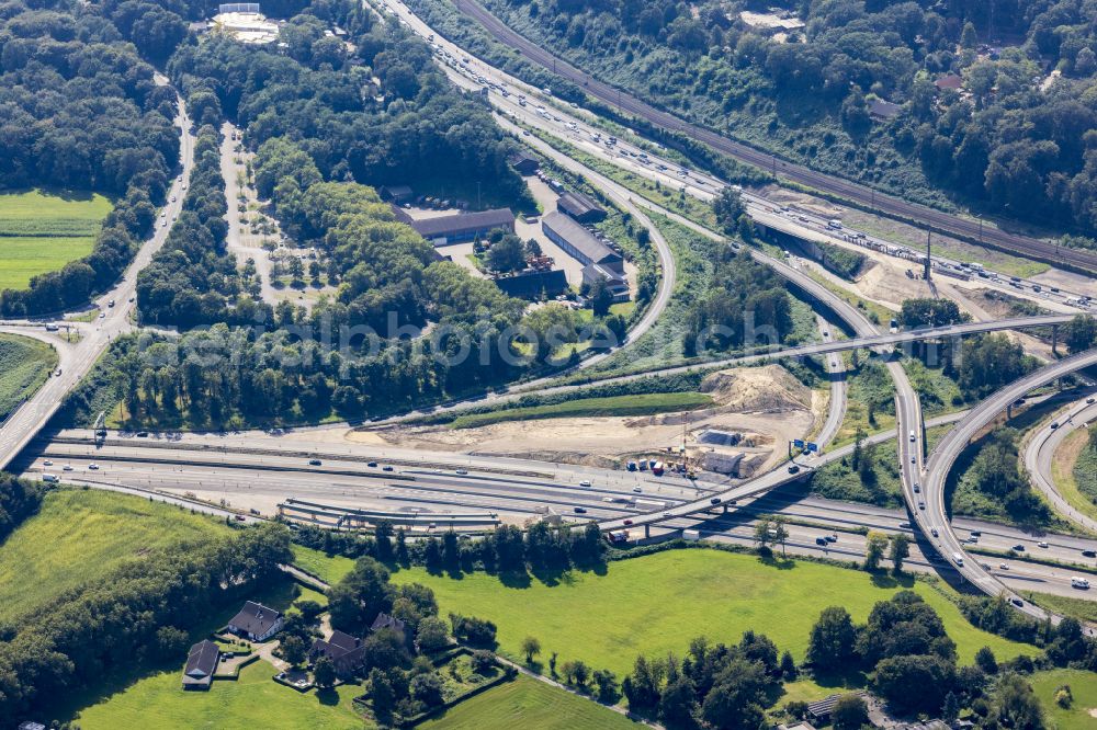 Duissern from above - Traffic management and road renewal of the road layout at the motorway junction of the BAB A3 A40 Kaiserberg - Spaghettikreuz in Duisburg in the federal state of North Rhine-Westphalia