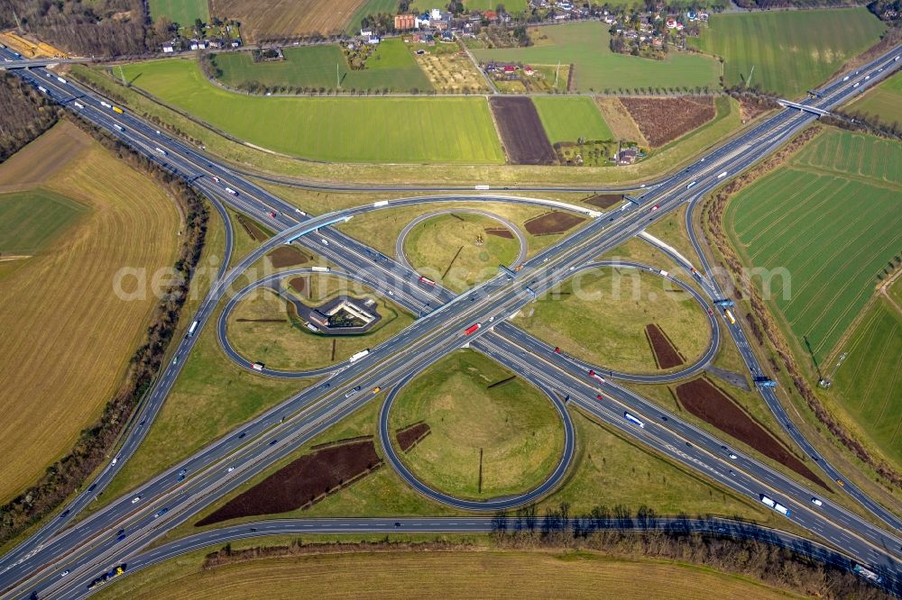 Aerial image Kamen - Traffic flow at the intersection- motorway A 1 A2 Kamener Kreuz in Kamen in the state North Rhine-Westphalia, Germany