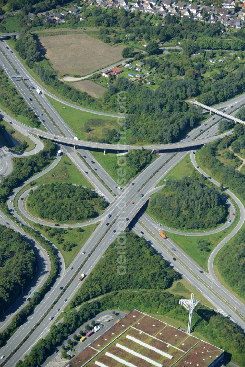 Aerial image Kiel - Traffic flow at the intersection- motorway A215 and the B76 in Kiel in the state Schleswig-Holstein