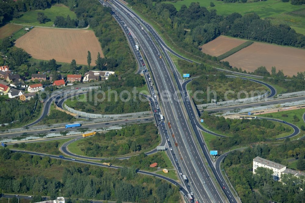 Braunschweig from the bird's eye view: Traffic flow at the intersection- motorway A 394 - E30 Kreuz Braunschweig-Nord in Braunschweig in the state Lower Saxony