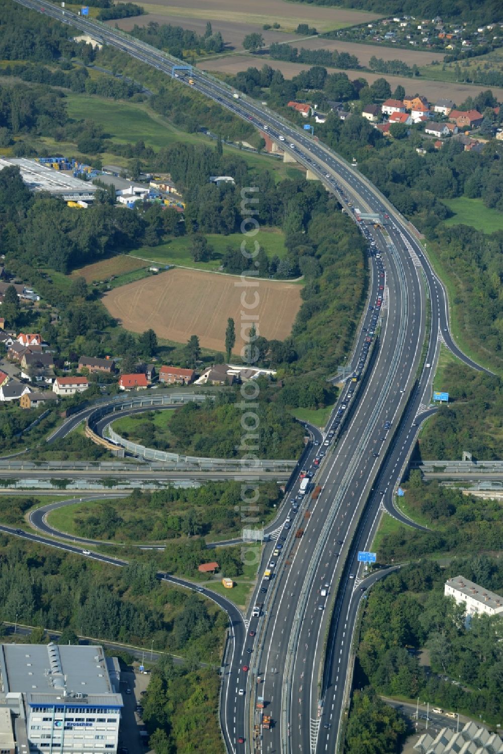 Braunschweig from the bird's eye view: Traffic flow at the intersection- motorway A 394 - E30 Kreuz Braunschweig-Nord in Braunschweig in the state Lower Saxony