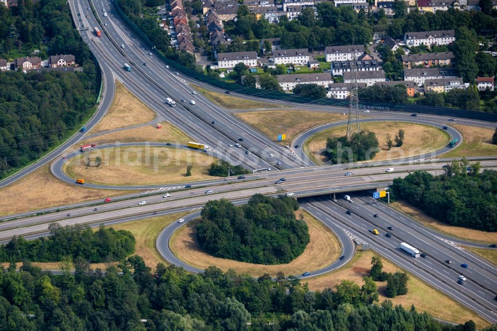 Aerial image Essen - Traffic flow at the intersection- motorway A 42 Kreuz Essen-Nord in Essen in the state North Rhine-Westphalia, Germany