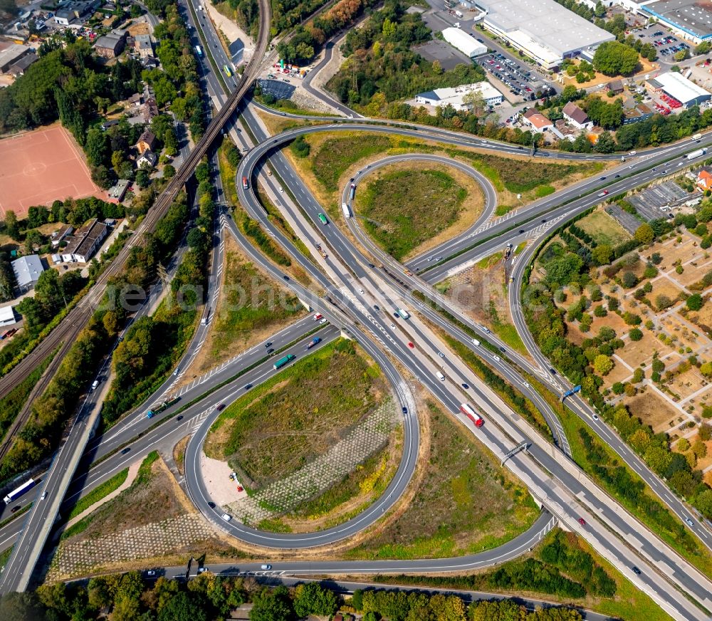 Herne from the bird's eye view: Traffic flow at the intersection- motorway A 42 A43 Kreuz Herne in Herne in the state North Rhine-Westphalia, Germany