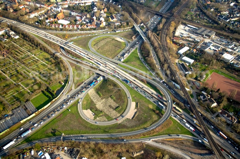 Herne from the bird's eye view: Traffic flow at the intersection- motorway A 42 A43 Kreuz Herne in Herne in the state North Rhine-Westphalia, Germany