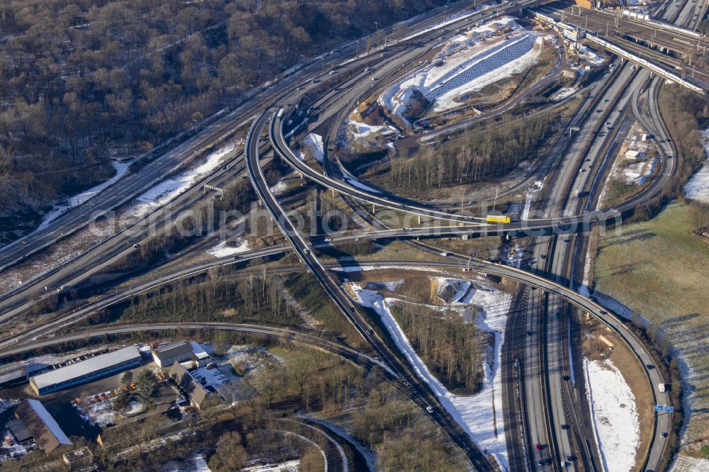 Aerial image Duisburg - Traffic routing at the motorway junction of the BAB A40 - 3 Kreuz Kaiserberg on the street Werthacker in the district of Duissern in Duisburg in the Ruhr area in the federal state of North Rhine-Westphalia, Germany