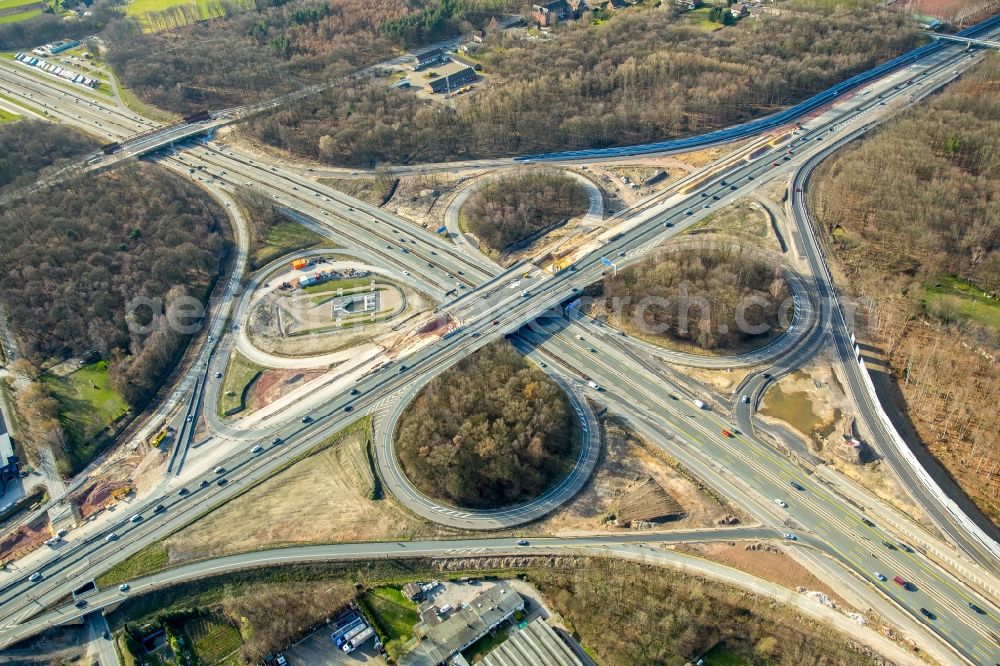 Aerial photograph Recklinghausen - Traffic flow at the intersection- motorway A 2 A45 Kreuz Recklinghausen in the district Stuckenbusch in Recklinghausen in the state North Rhine-Westphalia