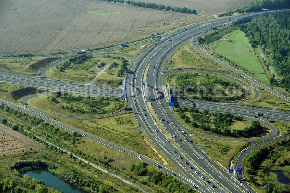 Markkleeberg from above - Traffic flow at the intersection- motorway Leipzig-Sued of BAB A38 to federal state street B2 in Markkleeberg in the state Saxony