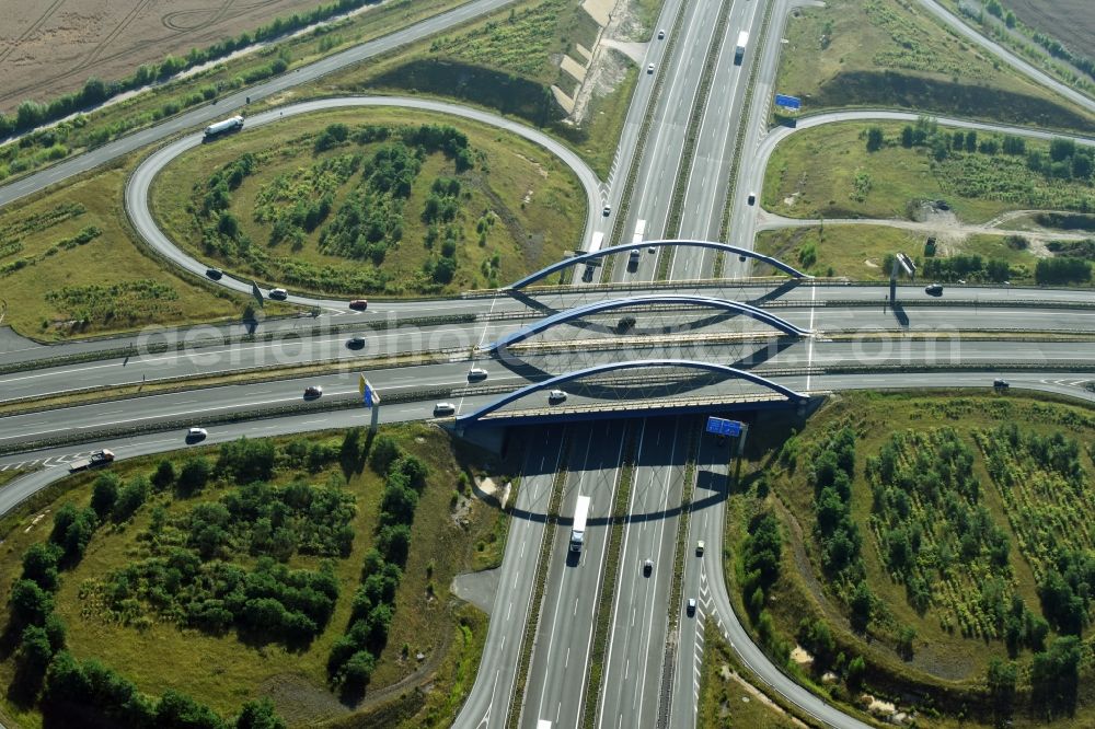 Aerial image Markkleeberg - Traffic flow at the intersection- motorway Leipzig-Sued of BAB A38 to federal state street B2 in Markkleeberg in the state Saxony