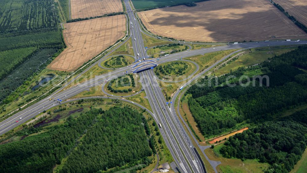 Aerial image Markkleeberg - Traffic flow at the intersection- motorway Leipzig-Sued of BAB A38 to federal state street B2 in Markkleeberg in the state Saxony