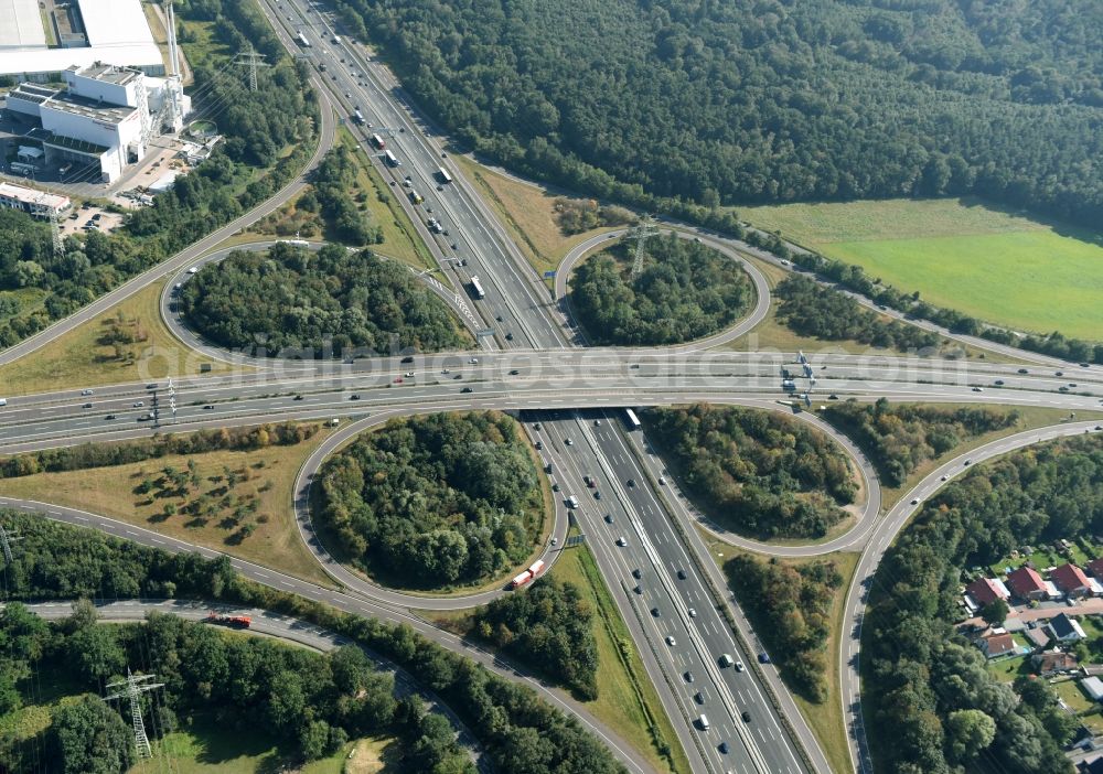 Hannover from the bird's eye view: Traffic flow at the intersection- motorway Kreuz Hannover-Buchholz where the A2 and A37 near Hannover in the state Lower Saxony are crossing each other