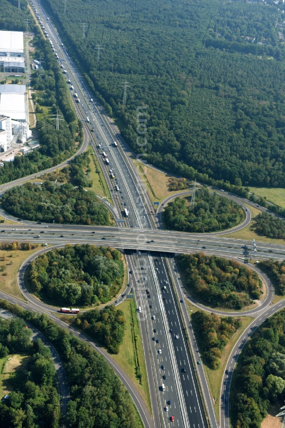 Aerial photograph Hannover - Traffic flow at the intersection- motorway Kreuz Hannover-Buchholz where the A2 and A37 near Hannover in the state Lower Saxony are crossing each other