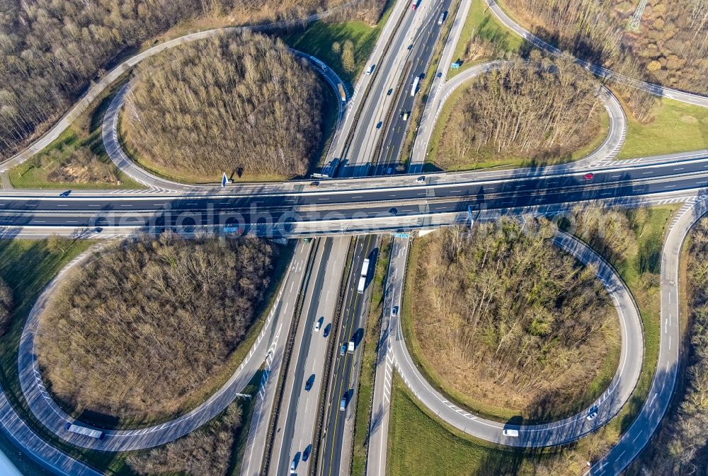 Aerial photograph Hagen - Traffic flow at the intersection- motorway A 11 - A42 in the district Herbeck in Hagen at Ruhrgebiet in the state North Rhine-Westphalia, Germany