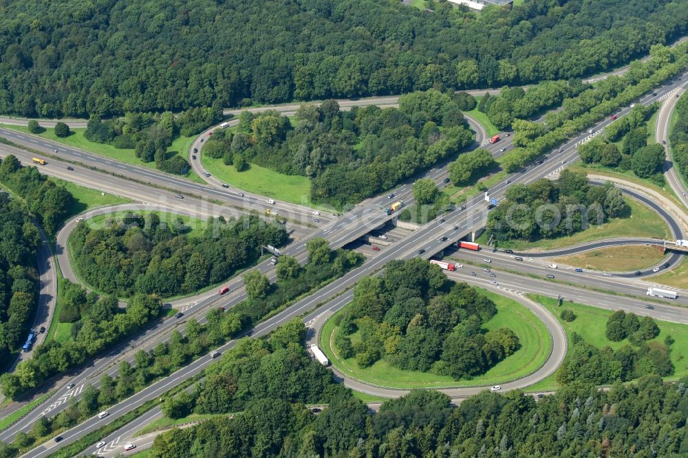 Köln from above - Traffic flow at the intersection- motorway A 555 -A4 in the district Rodenkirchen in Cologne in the state North Rhine-Westphalia, Germany