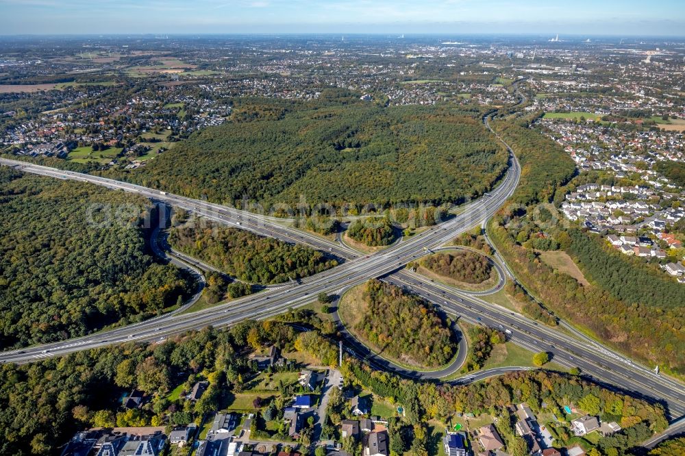 Schwerte from the bird's eye view: Traffic flow at the intersection- motorway A 1 and of A 45 in Schwerte in the state North Rhine-Westphalia, Germany