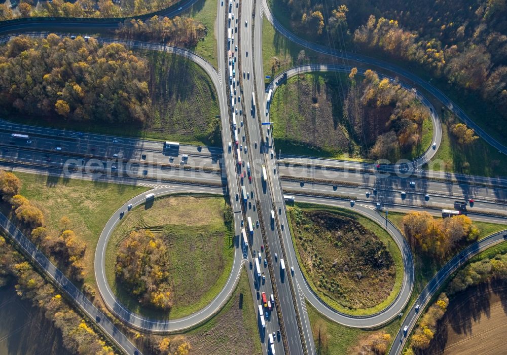 Aerial photograph Schwerte - Traffic flow at the intersection- motorway A 1 and of A 45 in Schwerte at Ruhrgebiet in the state North Rhine-Westphalia, Germany