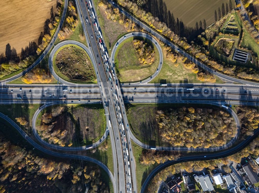 Aerial photograph Schwerte - Traffic flow at the intersection- motorway A 1 and of A 45 in Schwerte at Ruhrgebiet in the state North Rhine-Westphalia, Germany