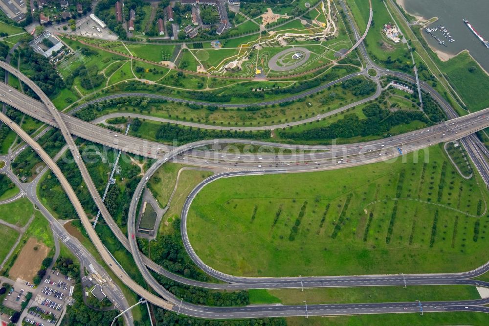 Aerial image Leverkusen - Traffic flow at the intersection- motorway A 1 and A 59 in the West of Leverkusen in the state of North Rhine-Westphalia