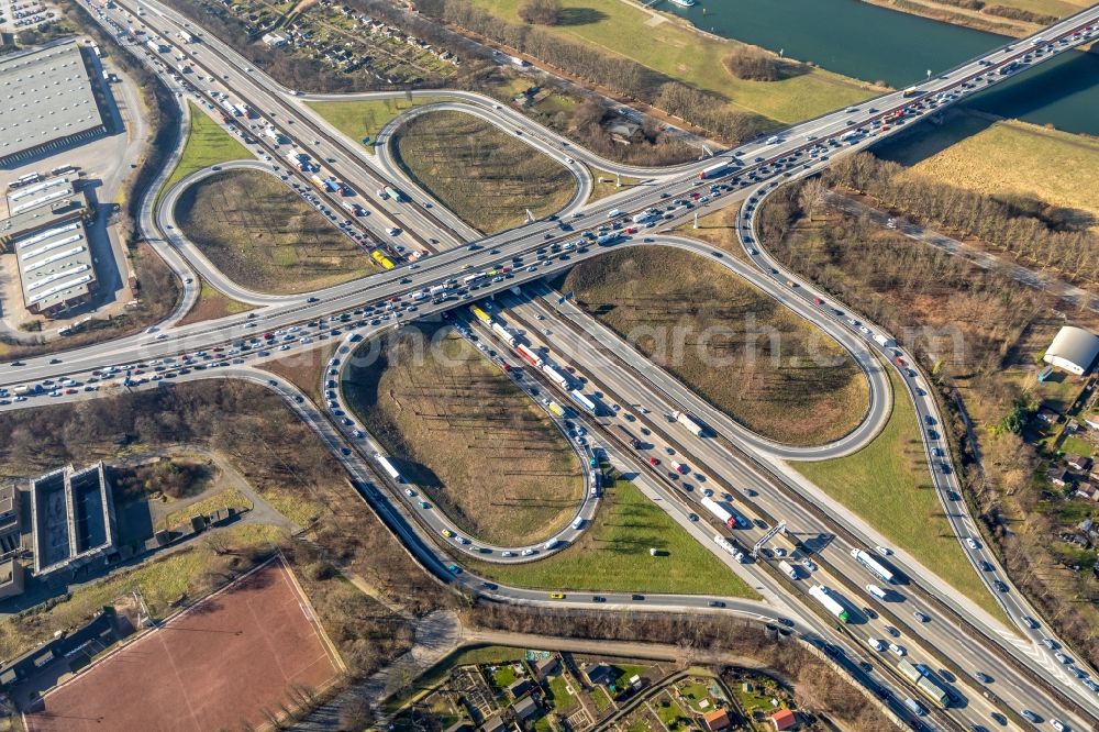 Duisburg from above - Traffic flow at the intersection- motorway A 40 to the A59 in Duisburg in the state North Rhine-Westphalia, Germany