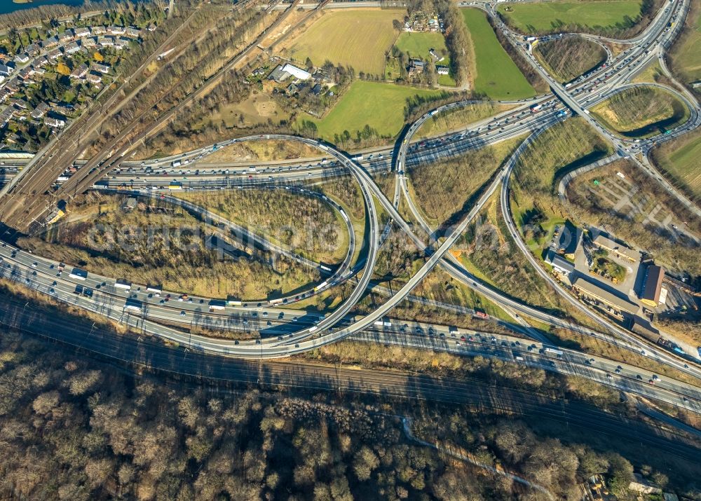 Aerial photograph Duisburg - Traffic flow at the intersection- motorway A 40 to the A3 in Duisburg in the state North Rhine-Westphalia, Germany